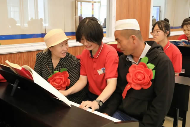 家校携手 见证成长|幼儿教育2201班家长鉴证会暖心落幕！