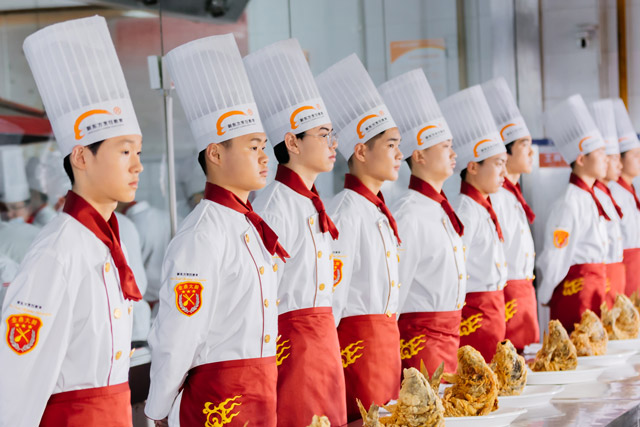在厨师学校学厨师有用吗