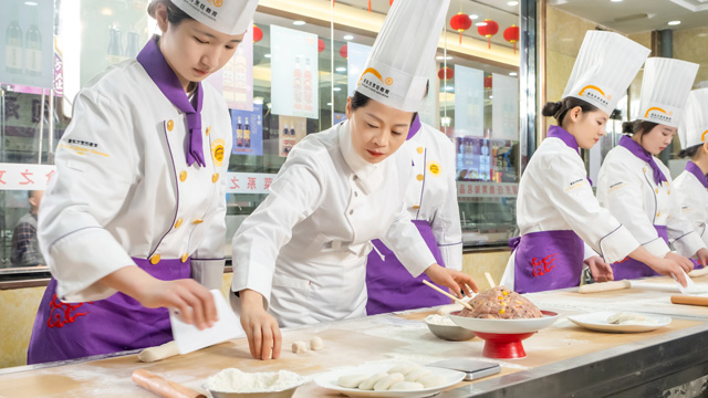 新东方烹饪学校面点班多少钱