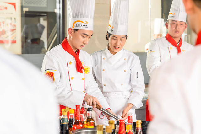 新东方烹饪学校学费收费标准是怎样的？