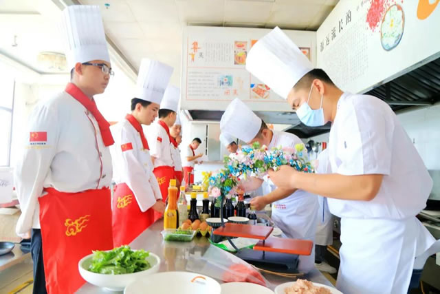 2021CHA中国美食烹饪锦标赛宁夏滩羊、宁夏枸杞美食专项赛在我校盛大开幕