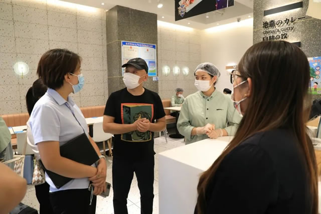 宁夏新东方组织教师赴企业参观学习，为学生就业保驾护航